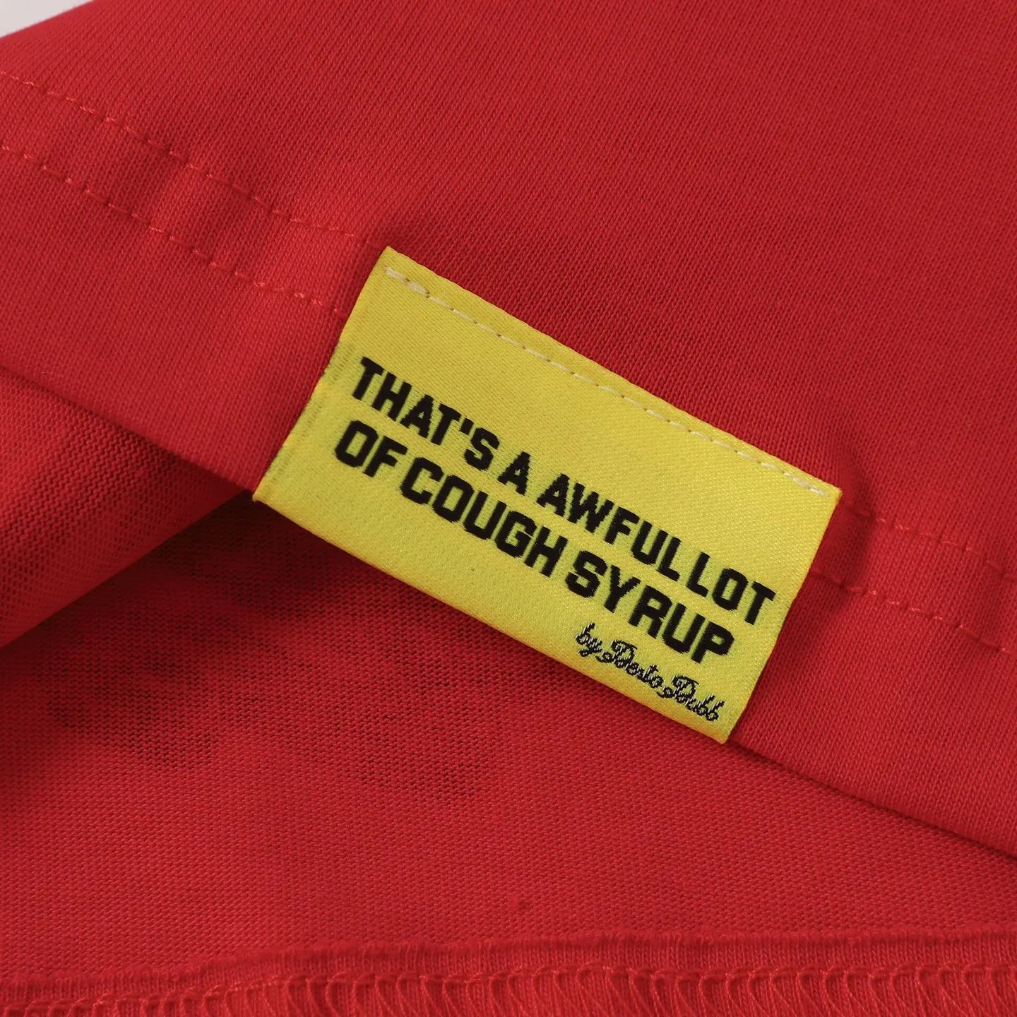 # I THAT'S A AWFUL LOT OF COUGH SYRUP In Stock Real shot American simple trendy brand loose casual T-shirt Fabric (fabric): 32 counts Weight combed double yarn pure cotton Sizes (size): S-M L X L Color (colour): Chinese red
